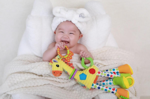 青岛1岁宝宝流鼻涕打喷嚏