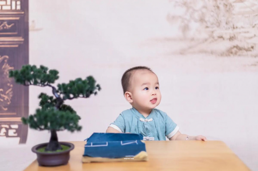 青岛宝宝宁愿饿也不吃奶粉